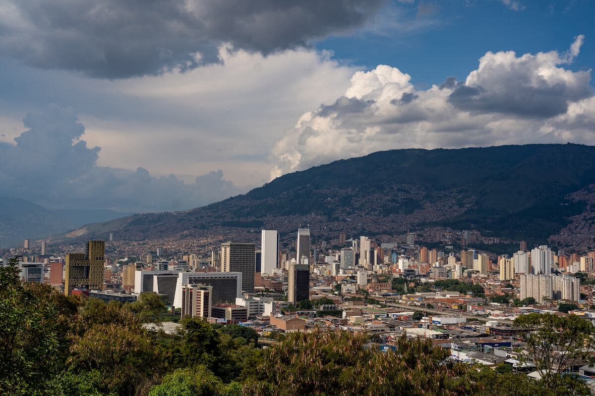 Más allá de São Paulo y Bogotá: Monterrey y Medellín ganan terreno como nuevos hubs de startups